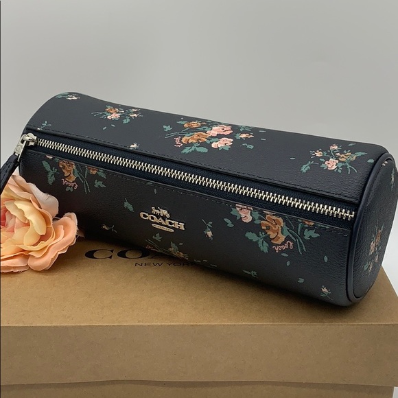 COACH MAKEUP BRUSH HOLDER WITH ROSE BOUQUET PRINT - Picture 9 of 12